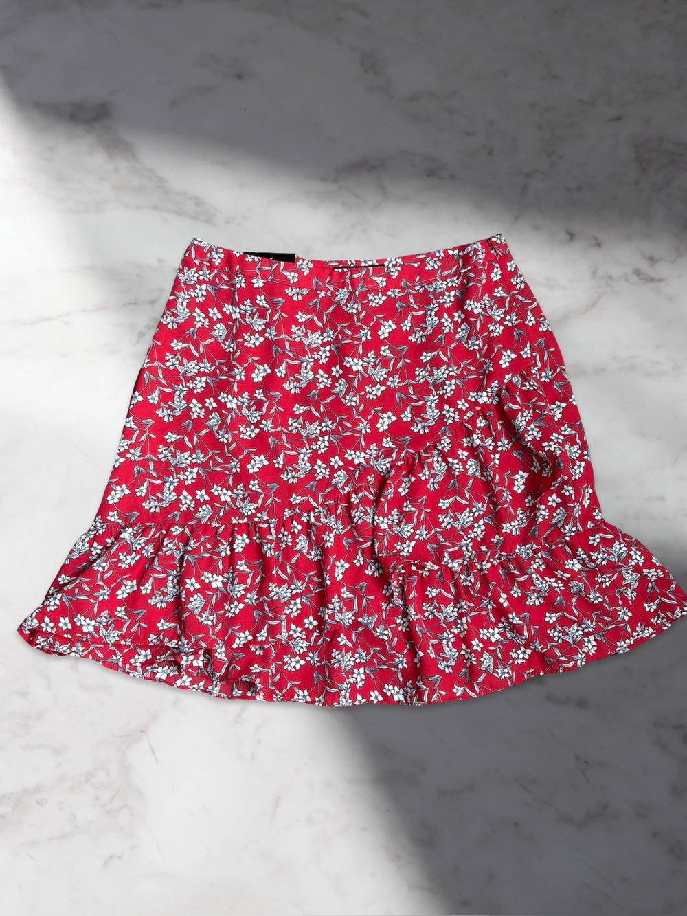 Banana Republic Red Floral Ruffle Mini Skirt Size 4